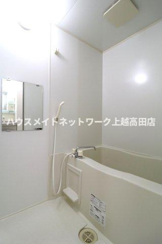 プレシャスの浴室|追焚機能付（参考同型101号室室内写真）
