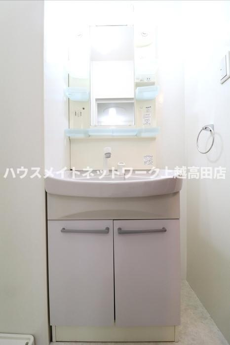 プレシャスの洗面所|洗髪洗面化粧台（参考同型101号室室内写真）