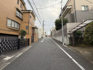 【前面道路含む現地写真】