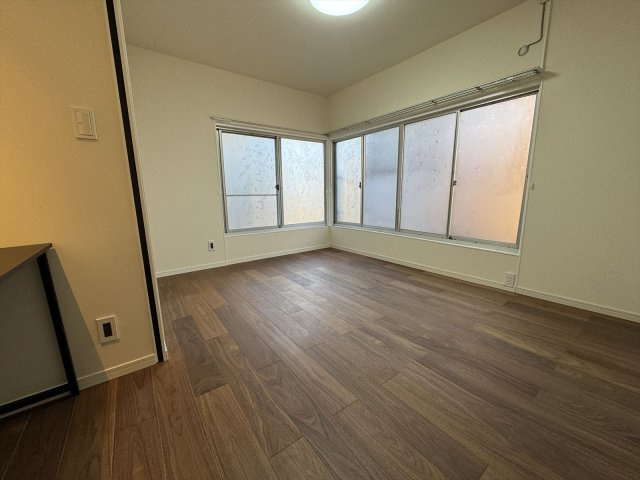 市川曽谷7丁目戸建の居間・リビング