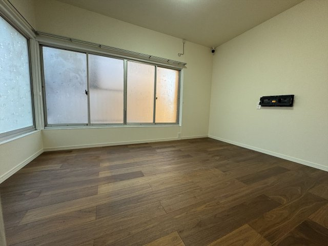 市川曽谷7丁目戸建の居間・リビング