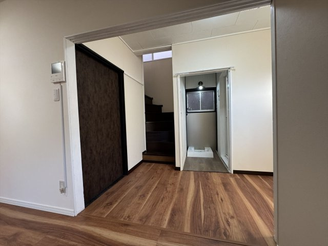 市川曽谷7丁目戸建の居間・リビング