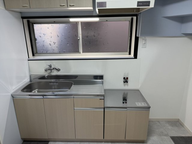 市川曽谷7丁目戸建のキッチン