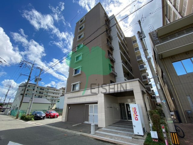 ルミエール箱崎駅前の外観