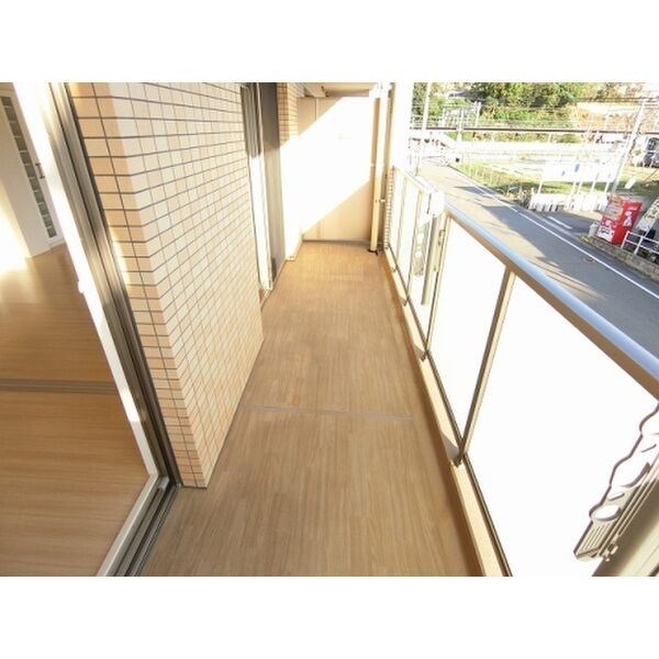 エスペラージュ香椎駅前のバルコニー