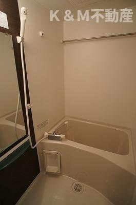 リブリ・シェーヌの浴室|日々の疲れを癒すお風呂付です