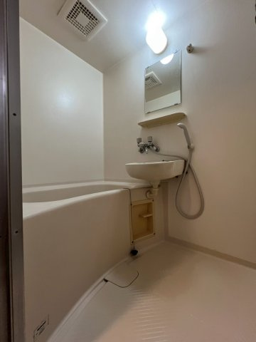 ロジュマンロータリーの浴室