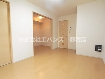 【居間・リビング】 | アルページュ | こちらのリビングで趣味の時間をお楽しみください