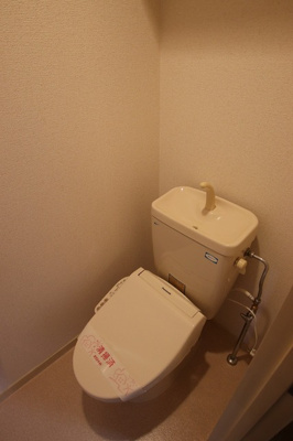 温水炎上便座！