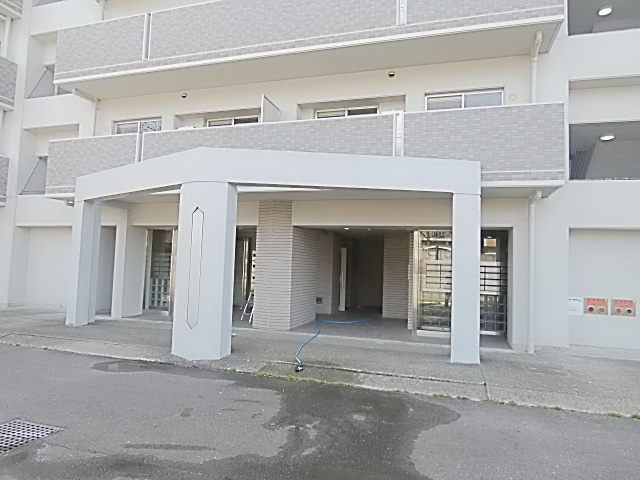 ウェルフォート幸川のエントランス