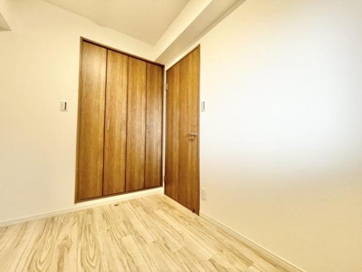 【洋室】 | ライオンズマンション上野芝５丁 | 本を読んだり趣味の時間を楽しんだり家の中でひとり静かになれる空間