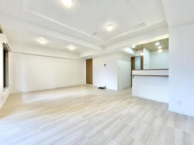 【居間・リビング】 | ライオンズマンション上野芝５丁 | ご家族の対話を重視したリビング！『ただいま！』『おかえり！』の声がいつも聞こえて安心です♪ 
