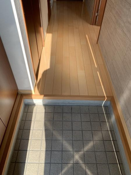 クレール六反　６棟の玄関