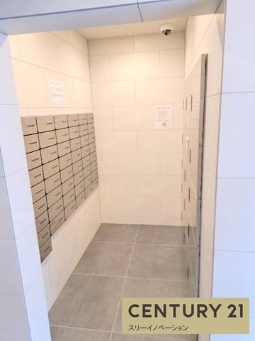 アドバンス大阪カーサのエントランス|★集合ポスト★