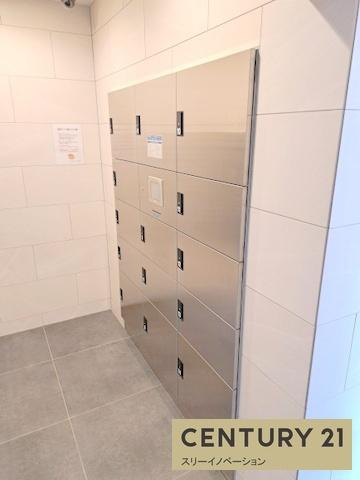 アドバンス大阪カーサのエントランス|★宅配ＢＯＸ★