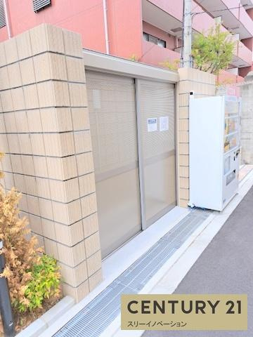 アドバンス大阪カーサのエントランス|★ゴミ置き場★