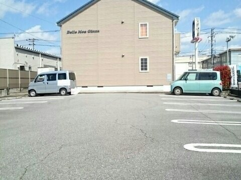 ベルモアＧＩＮＺＡの駐車場|駐車場です