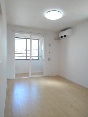 シャンティⅡＢの居間・リビング|使いやすい居間です