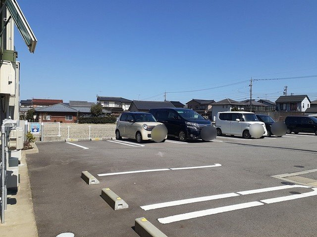 リブレ本郷Ⅱの駐車場|車をお持ちの方に嬉しい駐車場付きの物件です