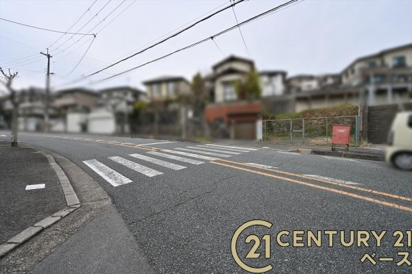 生駒郡三郷町城山台１丁目の売地の前面道路含む現地写真|■現地撮影写真■落ち着いた雰囲気の住宅地内です！