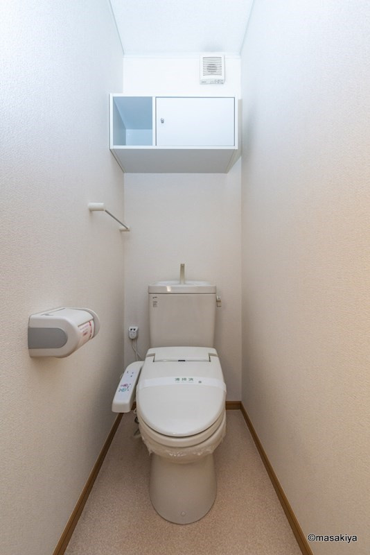 ジューエルのトイレ|トイレ　ウォシュレット付き。