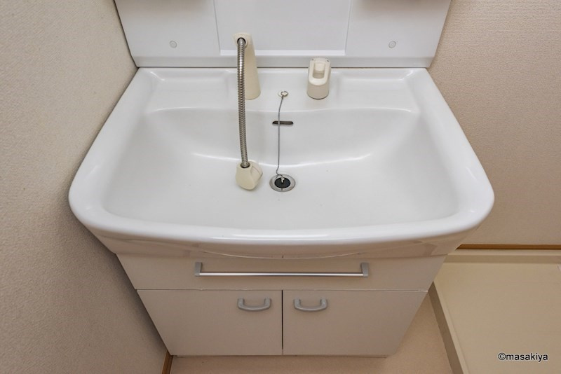 ジューエルの洗面所|洗面・脱衣　シャンプードレッサー付き。