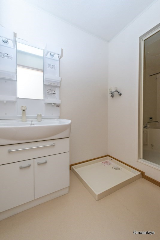 ジューエルの洗面所|洗面・脱衣　シャンプードレッサー付き。