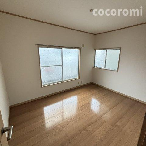 茄子作東車庫付き戸建の洋室