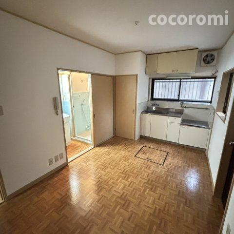 茄子作東車庫付き戸建の居間・リビング