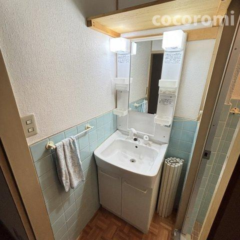 茄子作東車庫付き戸建の洗面所