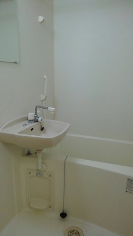 レオパレス山脇の浴室