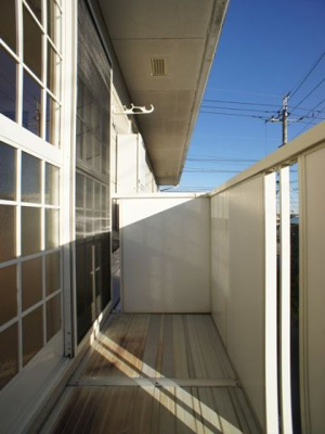 【バルコニー】 | プレーザントハウスＡ | 日当たり良好！お洗濯物がたくさん干せます♪