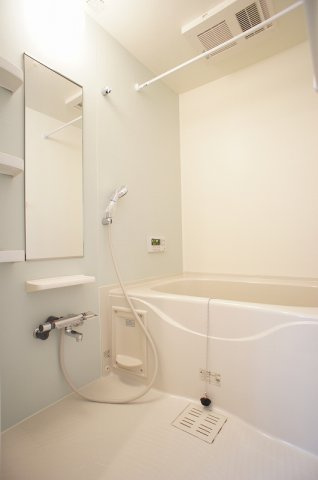 ソレイユ　イズミの浴室