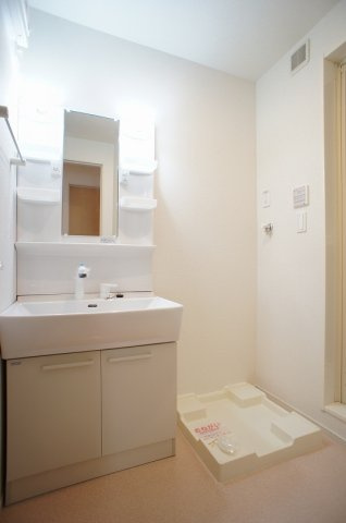 ソレイユ　イズミの洗面所