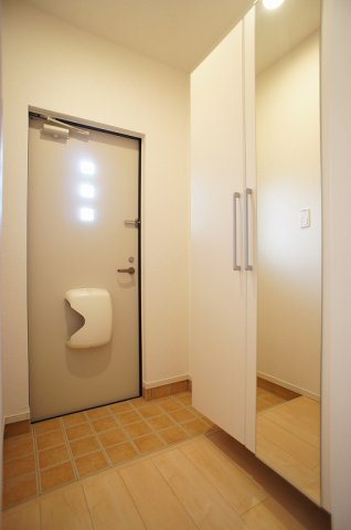 ソレイユ　イズミの玄関