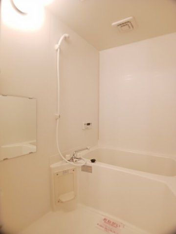 メゾンド　フォンテーヌの浴室