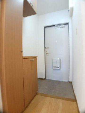 メゾンド　フォンテーヌの玄関