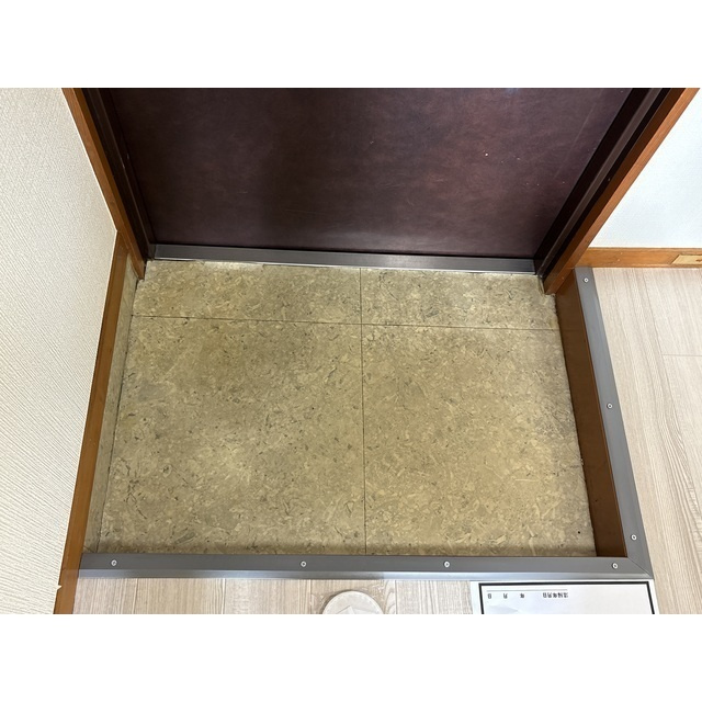 リエス館林の玄関