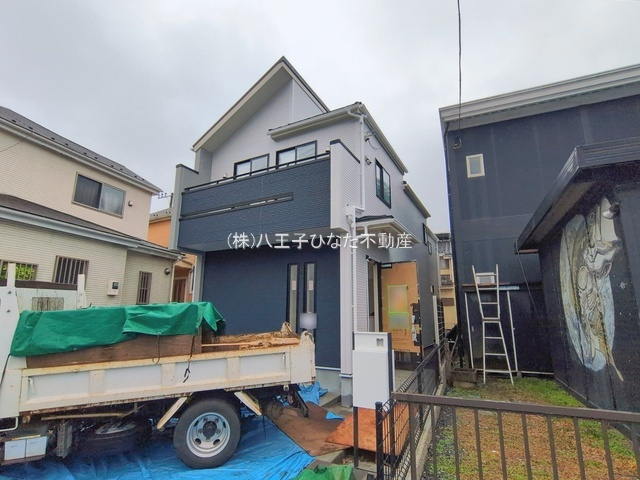祝　成約済み　八王子市　中野町　新築戸建ての外観|～仲介手数料無料☆八王子ひなた不動産～八王子市中野町　新築戸建て