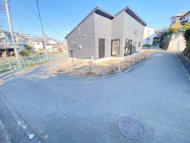 祝成約済み　八王子市　横川町　新築戸建ての前面道路含む現地写真|～仲介手数料無料☆八王子ひなた不動産～八王子市横川町　新築戸建て