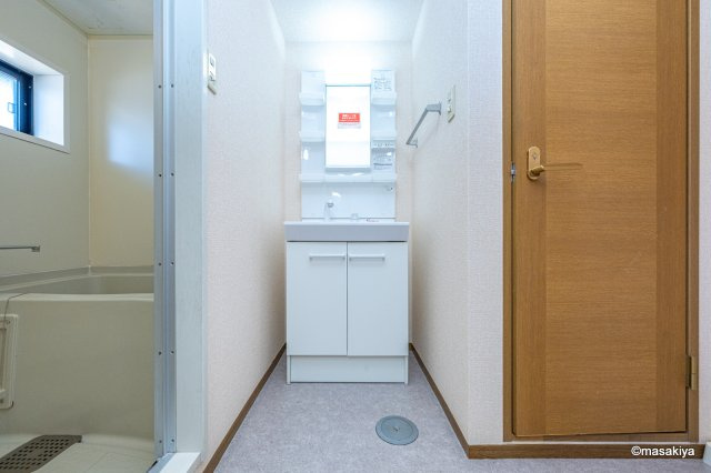 ルピナス風間の洗面所