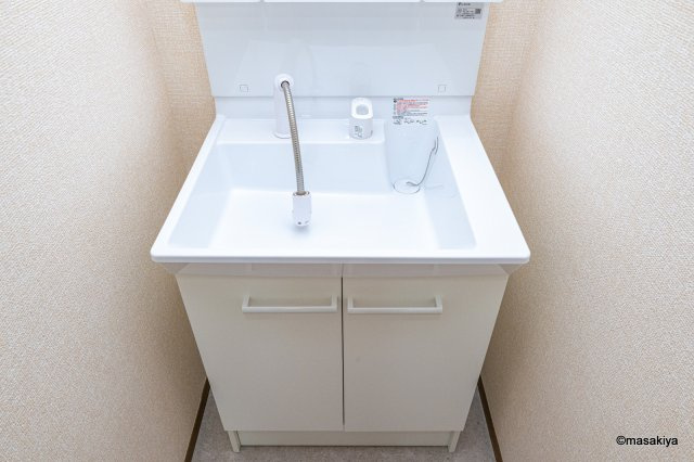 ルピナス風間の洗面所