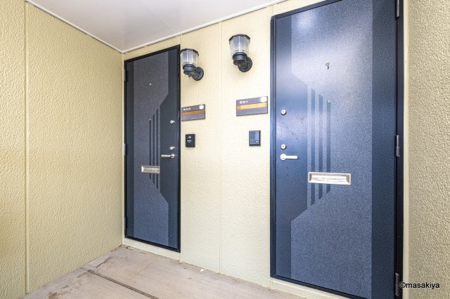 ルピナス風間のエントランス