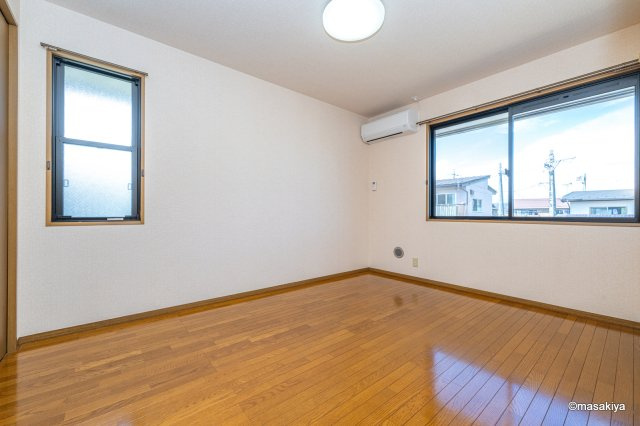 ルピナス風間の洋室