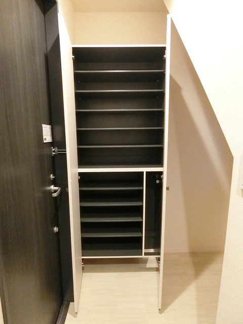 ベル武蔵関の玄関|★広々シューズボックスあります★