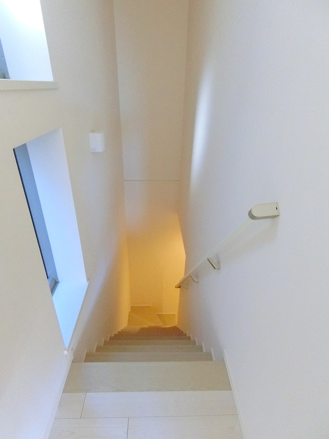 ベル武蔵関の内装|★階段に窓もあって解放感あります★