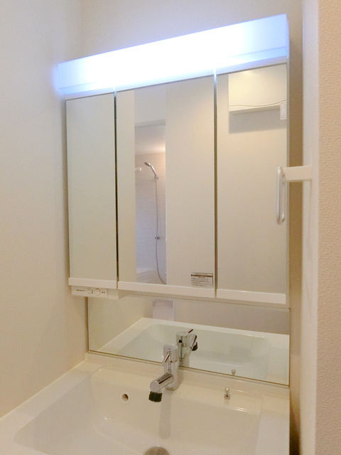 ベル武蔵関の洗面所|★三面鏡付きシャンプードレッサー洗面台です★