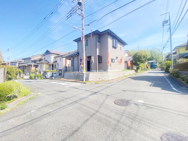 祝　成約　八王子市　元八王子町　中古戸建の前面道路含む現地写真|～仲介手数料無料☆八王子ひなた不動産～八王子市元八王子町　中古戸建