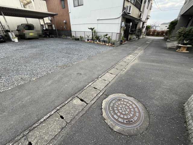 土地　加納舟田町の前面道路含む現地写真