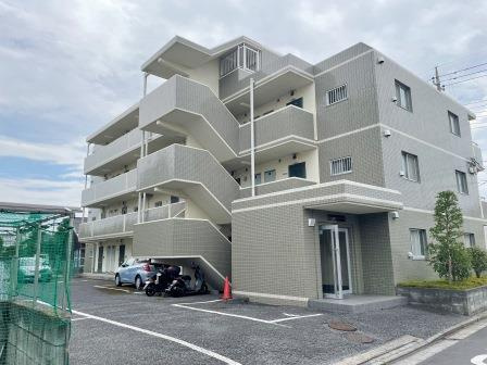 グリーンパークタニグチⅡのエントランス